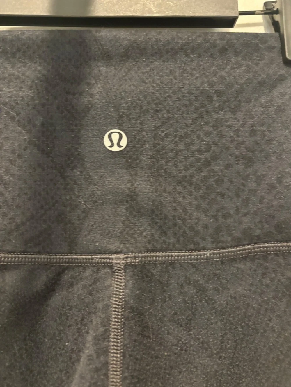 Lululemon Black snakeskin print legging, size 2